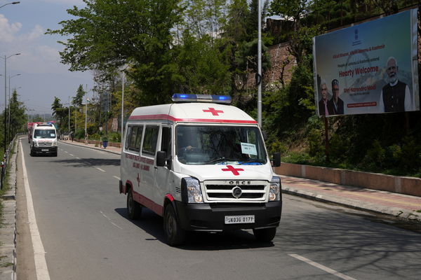 Ấn Độ: Người phụ nữ bị xâm hại tập thể khi đang bất tỉnh trên xe cấp cứu