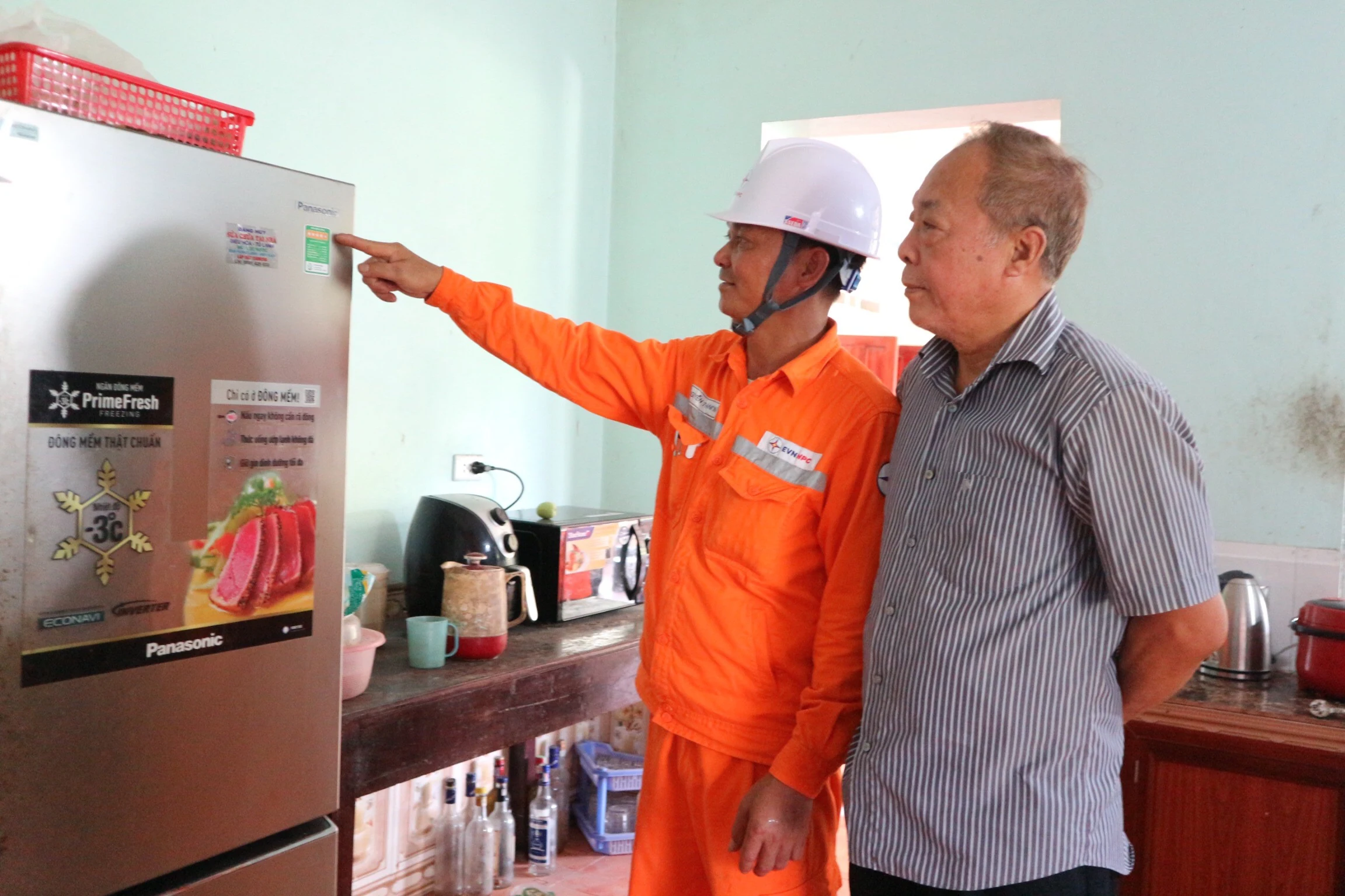 Nắng nóng kéo dài, công suất tiêu thụ điện liên tiếp lập kỷ lục mới