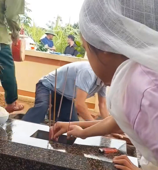 Té vào xe ben người đàn ông đi xe máy tử vong