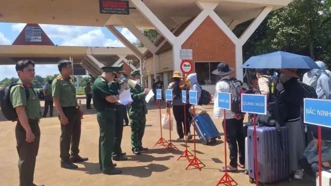 Tây Ninh tiếp nhận 353 công dân từ Campuchia