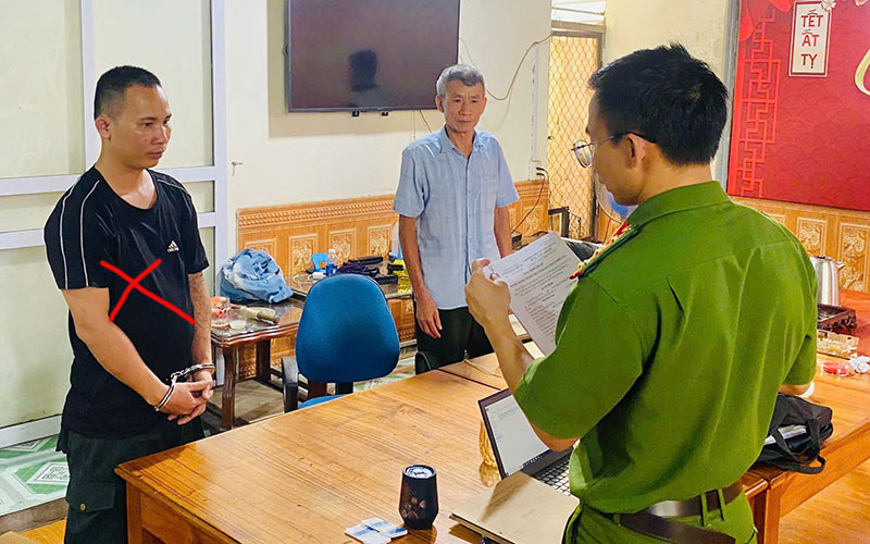 Bắt giữ đối tượng giả danh công an để cướp tài sản