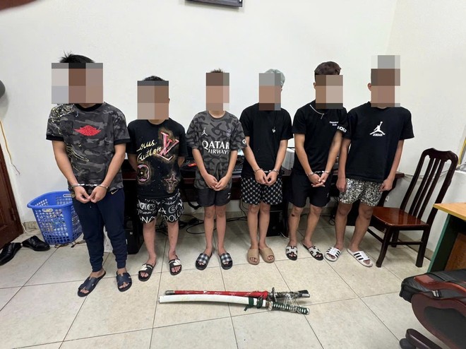 Truy xét nhanh, bắt 11 đối tượng mang hung khí náo loạn đường phố