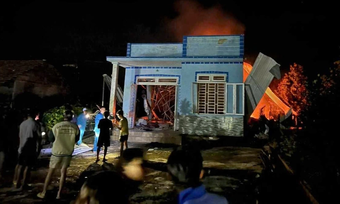 Lâm Đồng: Căn nhà xây bị xé toạc, nghi do nổ pháo tự chế