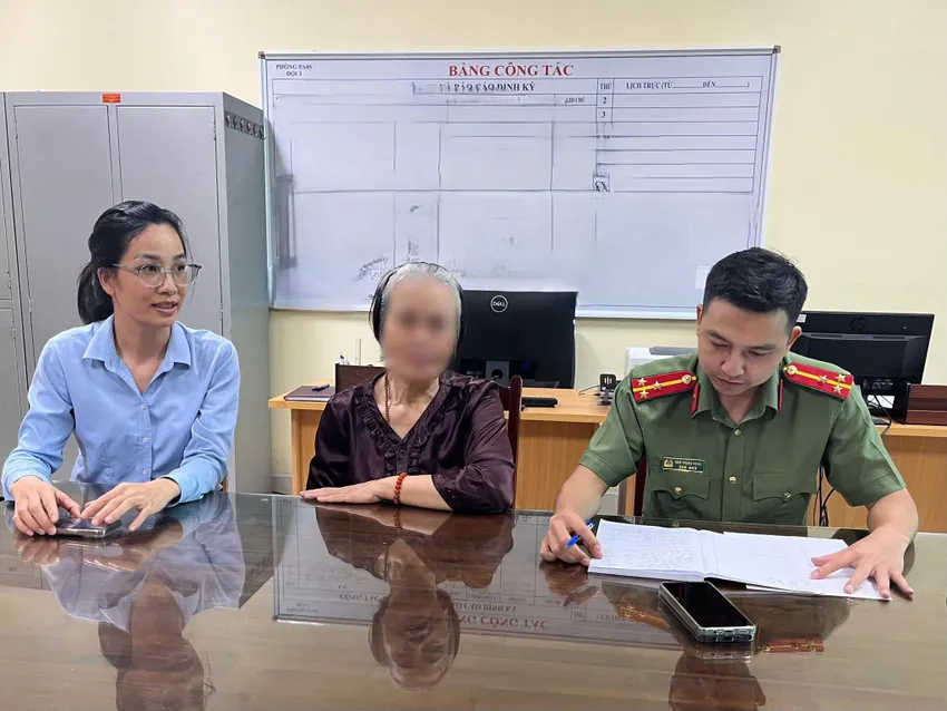 Nhân viên ngân hàng kịp ngăn một vụ chuyển 450 triệu đồng cho kẻ lừa đảo