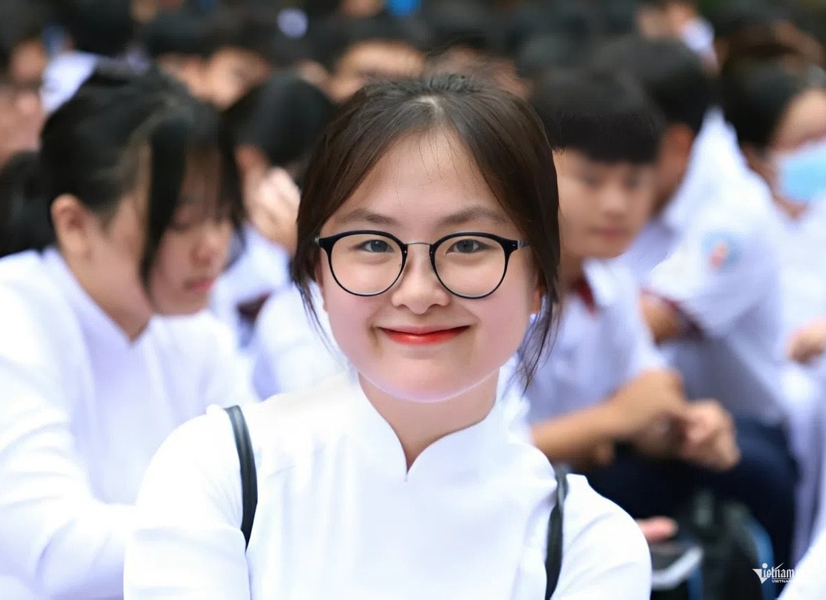 ‘Sốc’ với danh sách đồng phục học sinh hàng chục món đồ hơn 3 triệu đồng