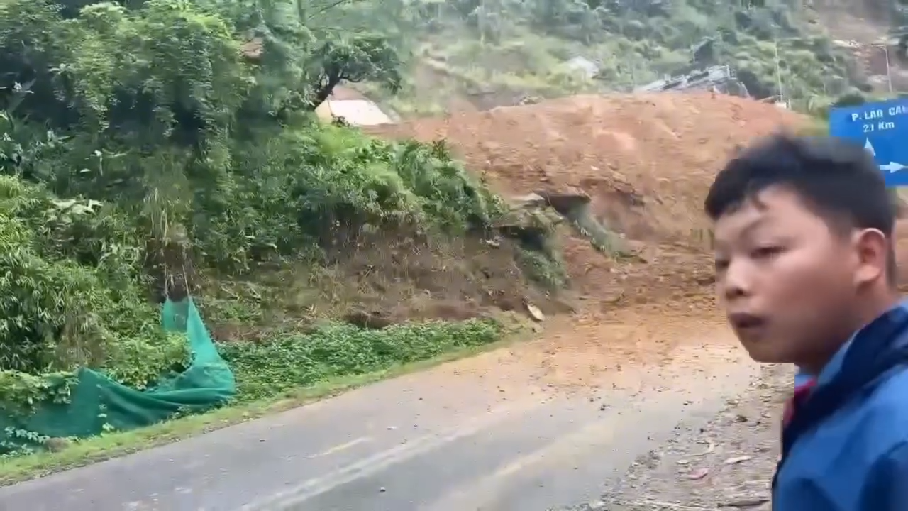 Tại Km21 xã Trung Chải – Lào Cai, thật may mắn cho anh tài xế