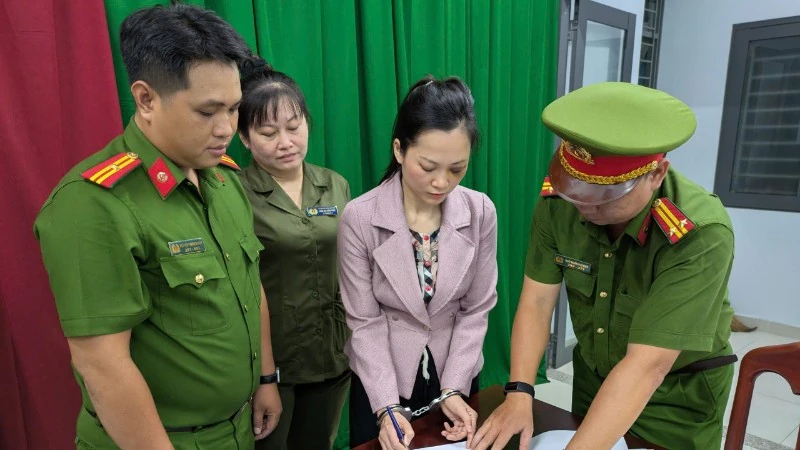 Công an TPHCM tạm giữ hình sự chủ cơ sở nha khoa Tuyết Chinh