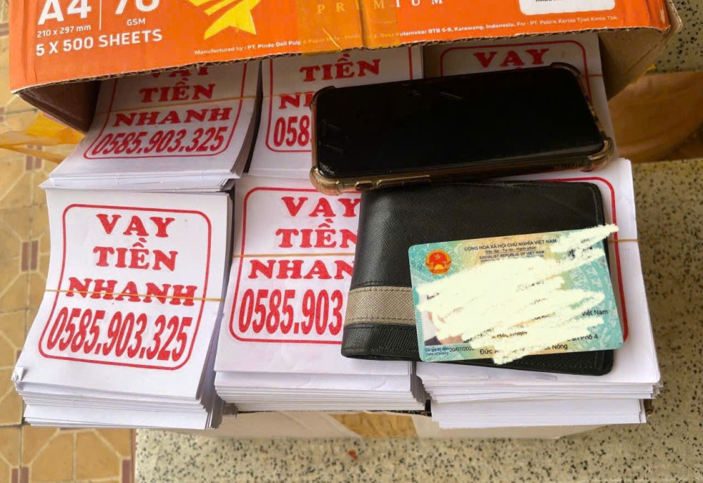 Công an phường Tân Ninh tuần tra, xử lý đối tượng rải tờ rơi ‘Vay tiền nhanh’