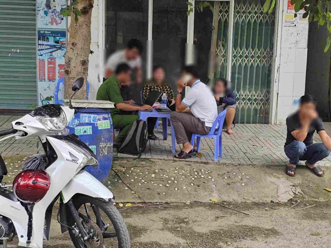 Phát hiện người đàn ông tử vong trong tư thế treo cổ ở TPHCM