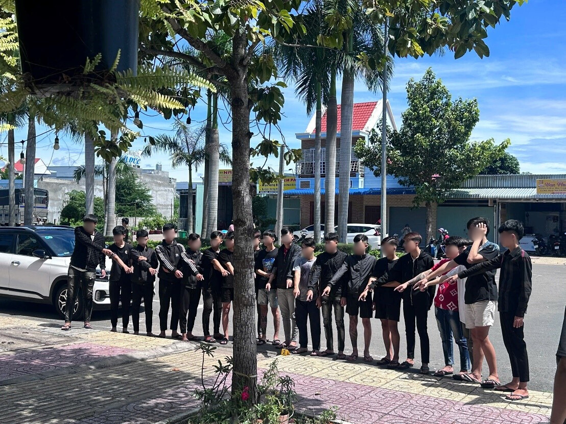 Công an phường Hàm Thắng tăng cường phòng ngừa, đấu tranh, xử lý tình trạng thanh thiếu niên tụ tập gây rối trật tự công cộng