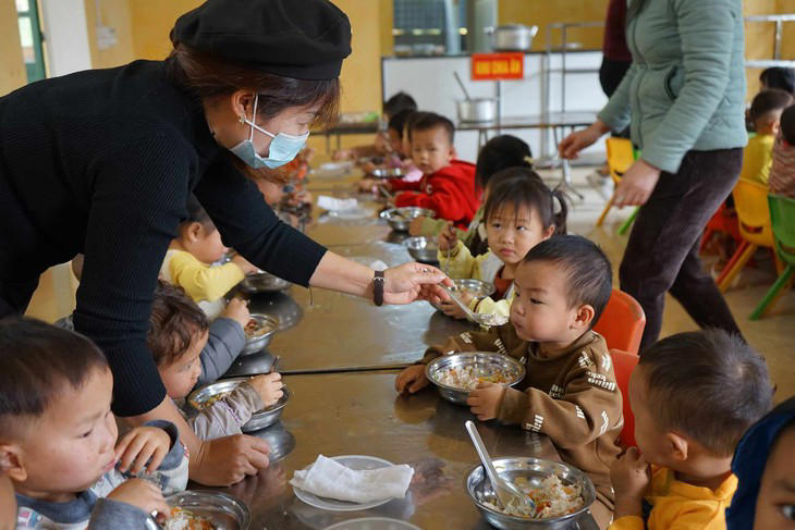 Hà Nội: Trường học phải niêm yết thực đơn, minh bạch tiền ăn bán trú mỗi ngày