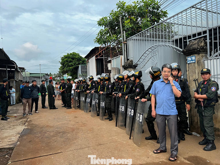 Nóng: Hàng trăm cán bộ, công an truy bắt nghi phạm sát hại 4 người trong đêm