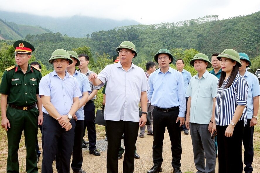 Xã phải làm việc ở nhà bạt vì sạt lở, Chủ tịch Phú Thọ chỉ đạo nóng