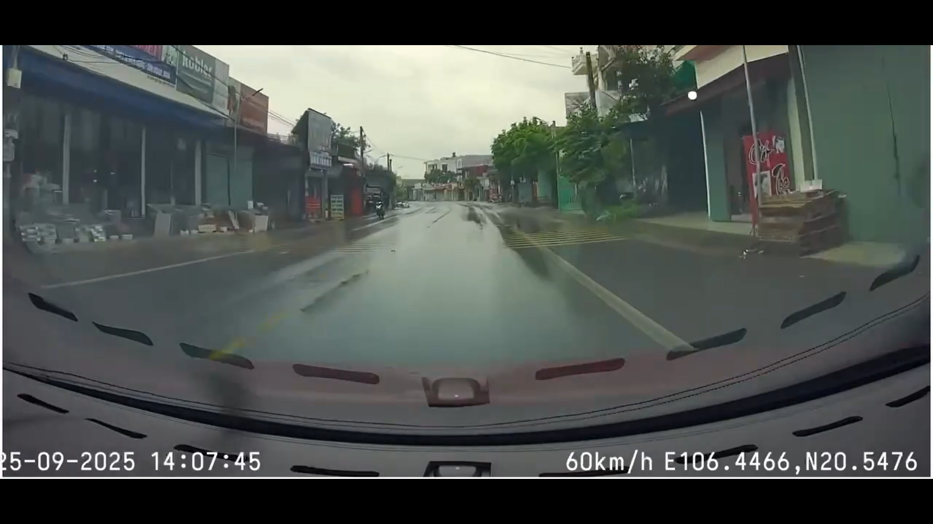 CAMERA TOÀN CẢNH VỤ FOTUNER CHIỀU QUA Ở THÁI THỤY ! QUÁ OAN UỔNG CHO CHỊ XE MÁY.