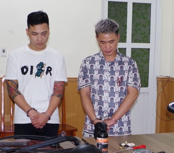 Bắt giữ 2 đối tượng chuyên trộm cắp phụ tùng ô tô ở Ninh Bình