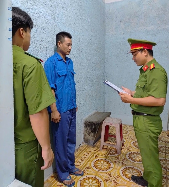 Khởi tố đối tượng “Chống người thi hành công vụ”