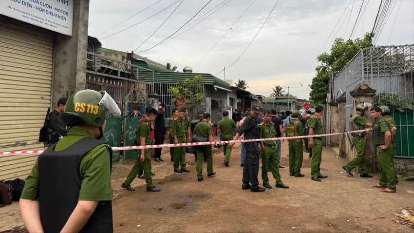Vụ sát hại 4 người trong gia đình ở Đắk Lắk: Bé trai 12 tuổi leo tường chạy thoát