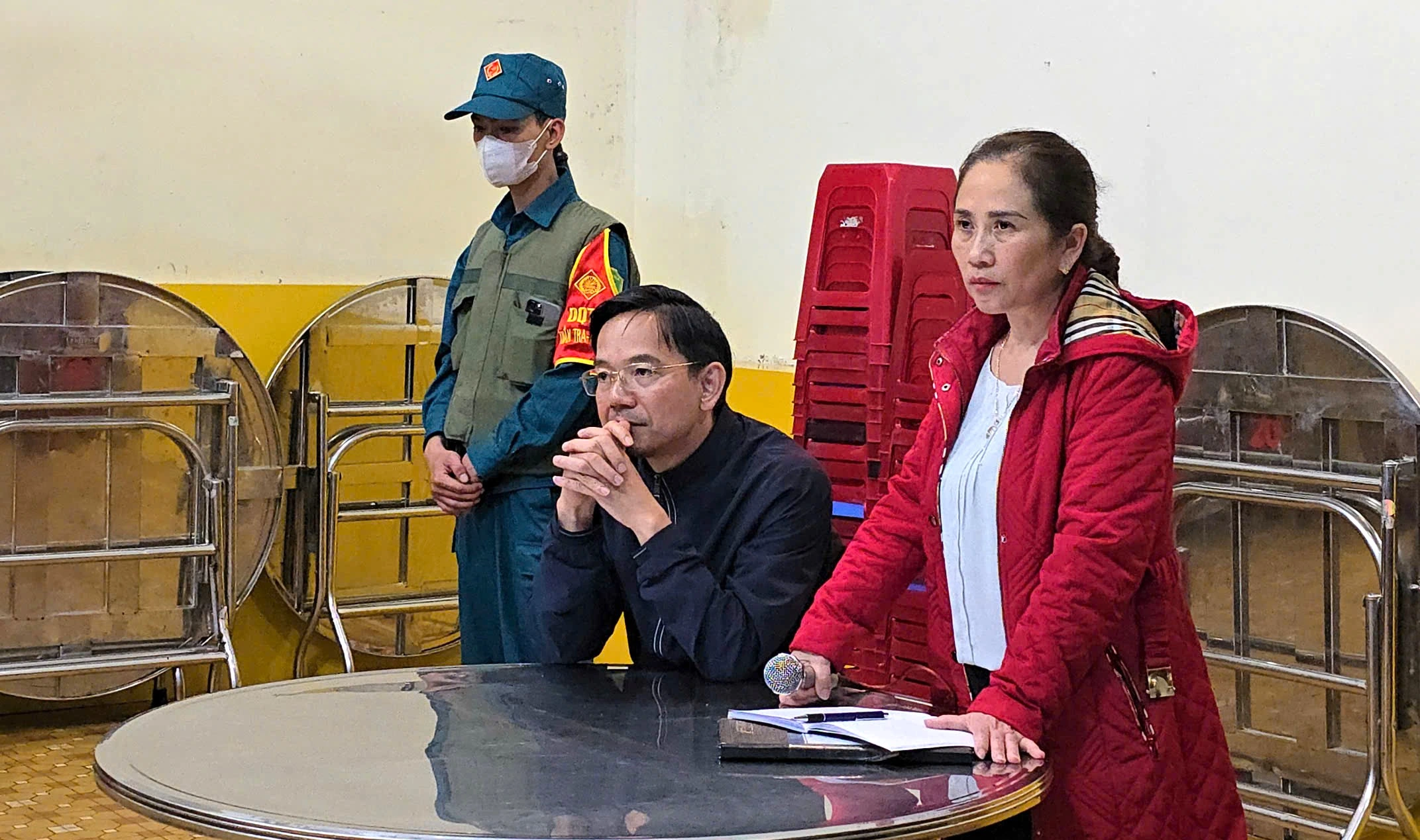 Vụ thông tin thực phẩm bẩn vào trường học: Nghe hiệu trưởng nói, phụ huynh ‘dậy sóng’