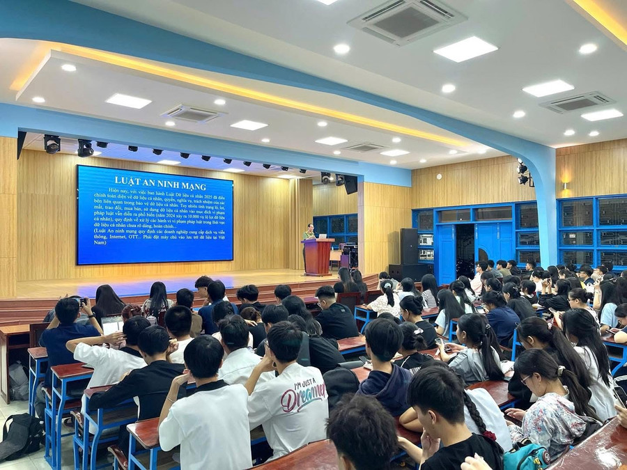 Cảnh báo “bẫy” lừa đảo xin việc trên không gian mạng đầu năm học mới