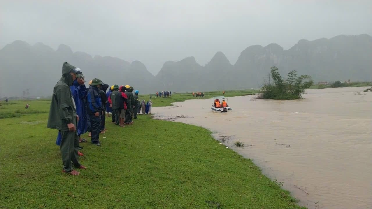 Dắt trâu lên núi tránh lũ, một nam sinh ở Quảng Trị mất tích
