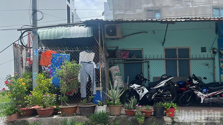 Đồng Tháp: Ngang nhiên chiếm lối thoát hiểm công cộng, vỉa hè