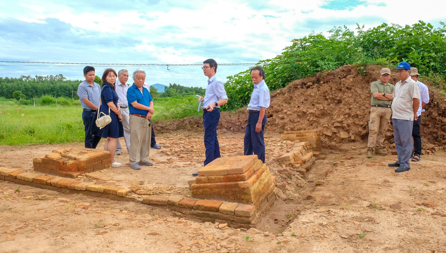 Báo cáo sơ bộ kết quả khai quật khảo cổ phế tích tháp Phú Ân