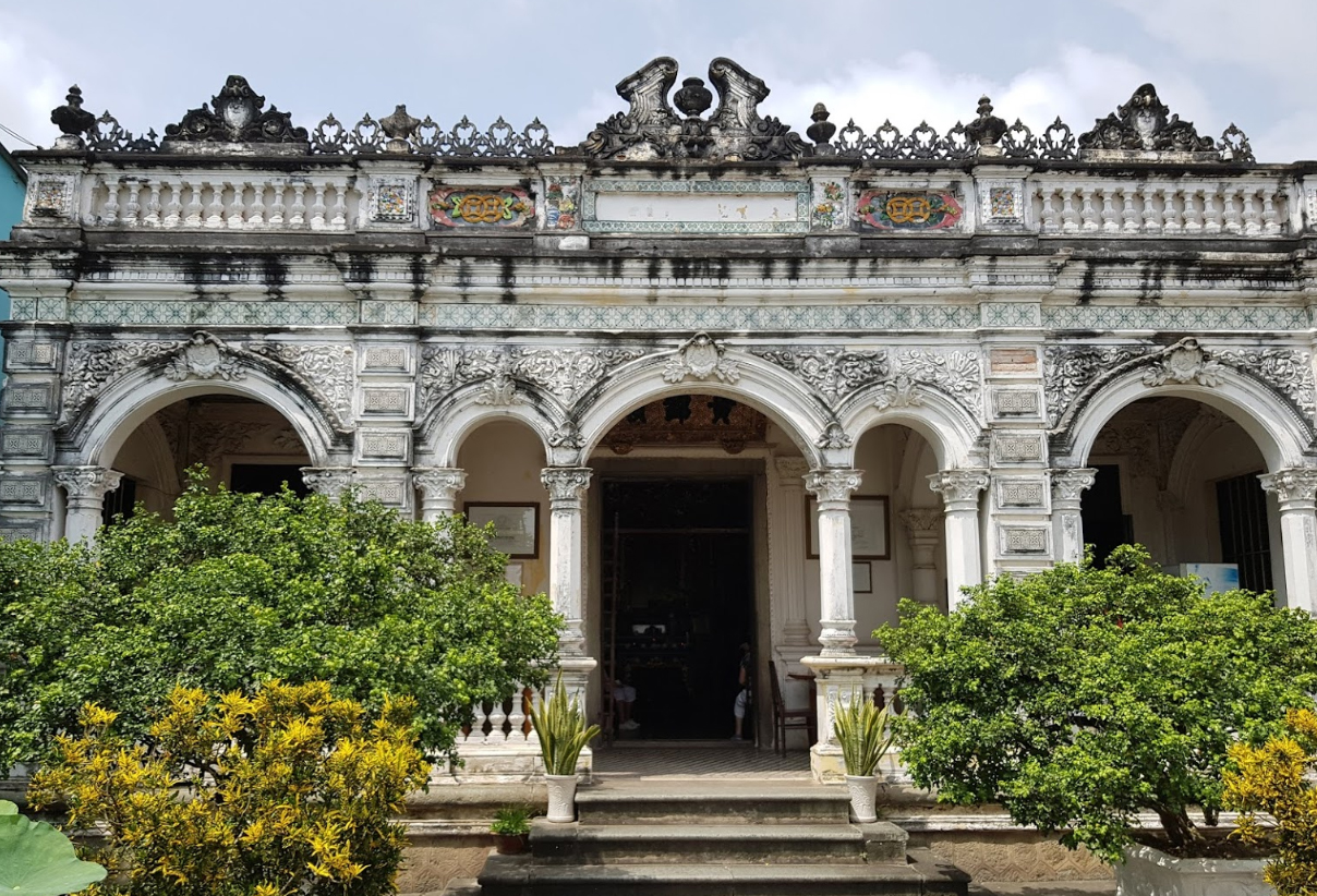 Về Sa Đéc thăm nhà cổ Huỳnh Thủy Lê nghe chuyện tình vượt biên giới