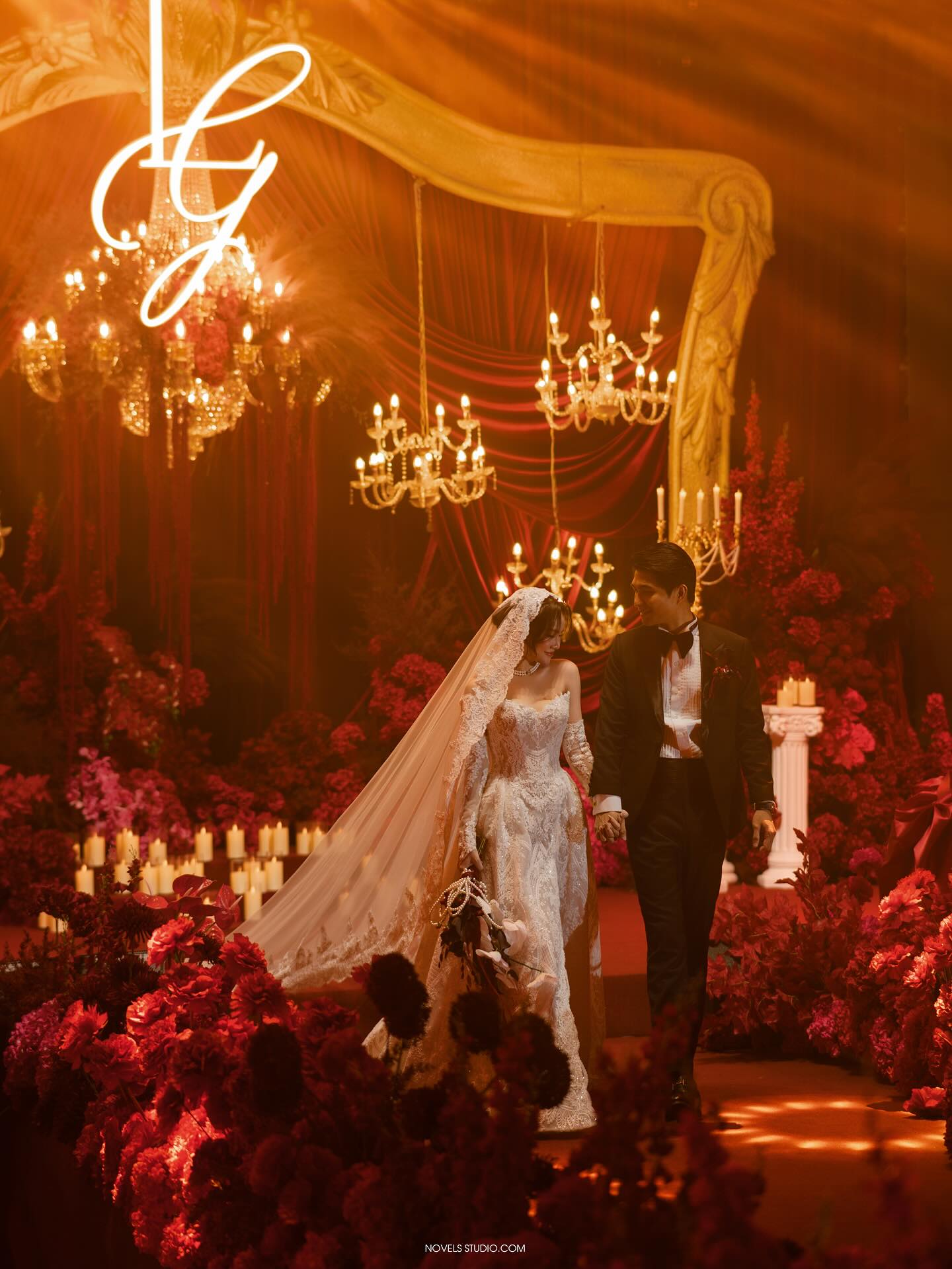 Rich kid “mạnh nhất” miền Tây cưới lại lần 2 với cùng 1 chú rể: Xa hoa trong từng chi tiết