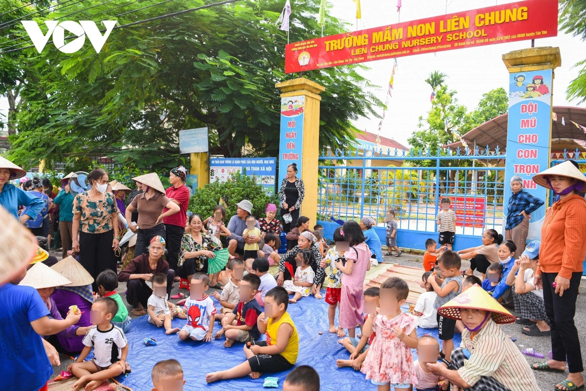 Phụ huynh cho con nghỉ học để phản đối việc đi học xa nhà, Chủ tịch Bắc Ninh chỉ đạo khẩn