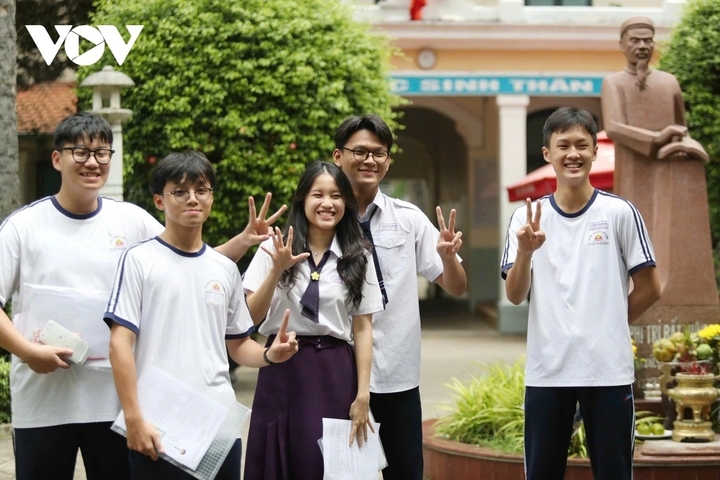 Thi tốt nghiệp trên máy tính năm 2027 tại các điểm đủ điều kiện