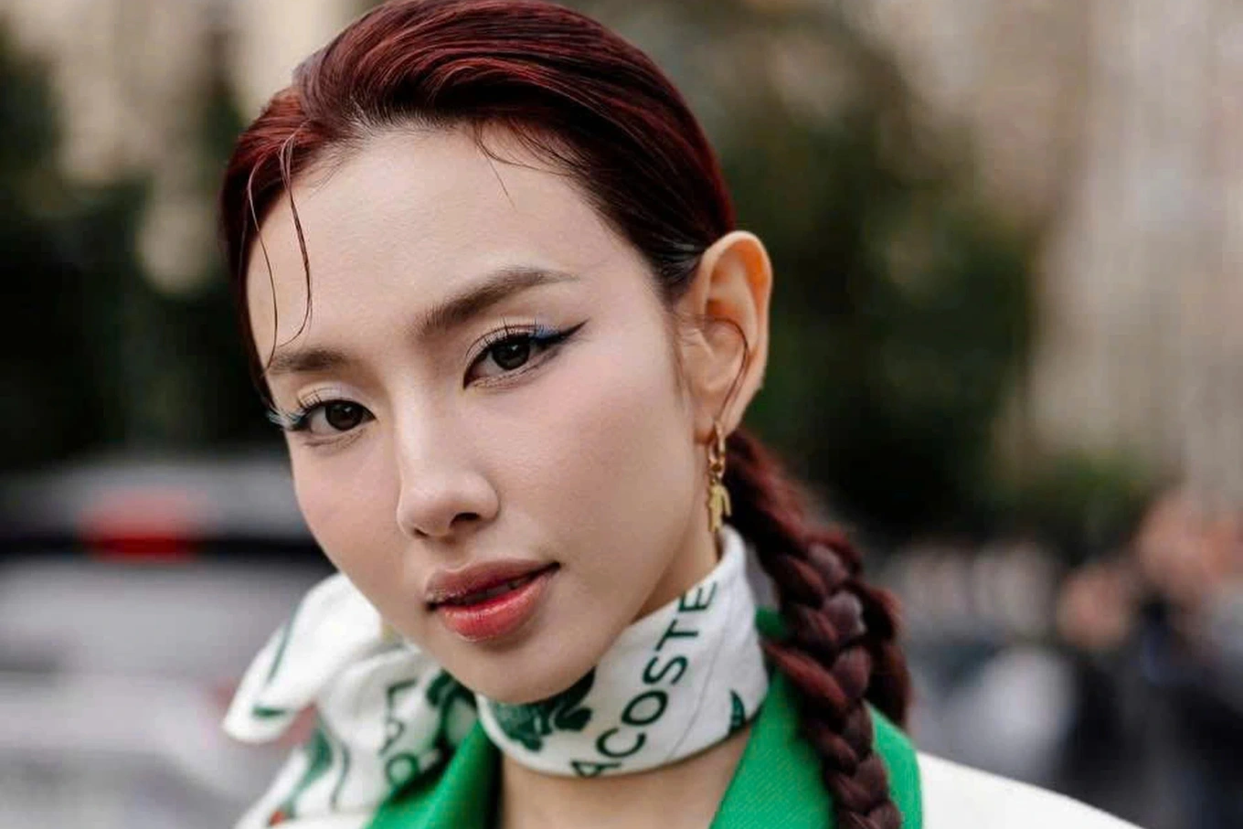 Độ “quái” của hoa hậu Thùy Tiên trong vụ bán kẹo Kera