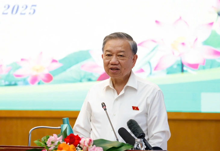 Tổng Bí thư Tô Lâm: Đừng để chưa tăng lương đã tăng giá