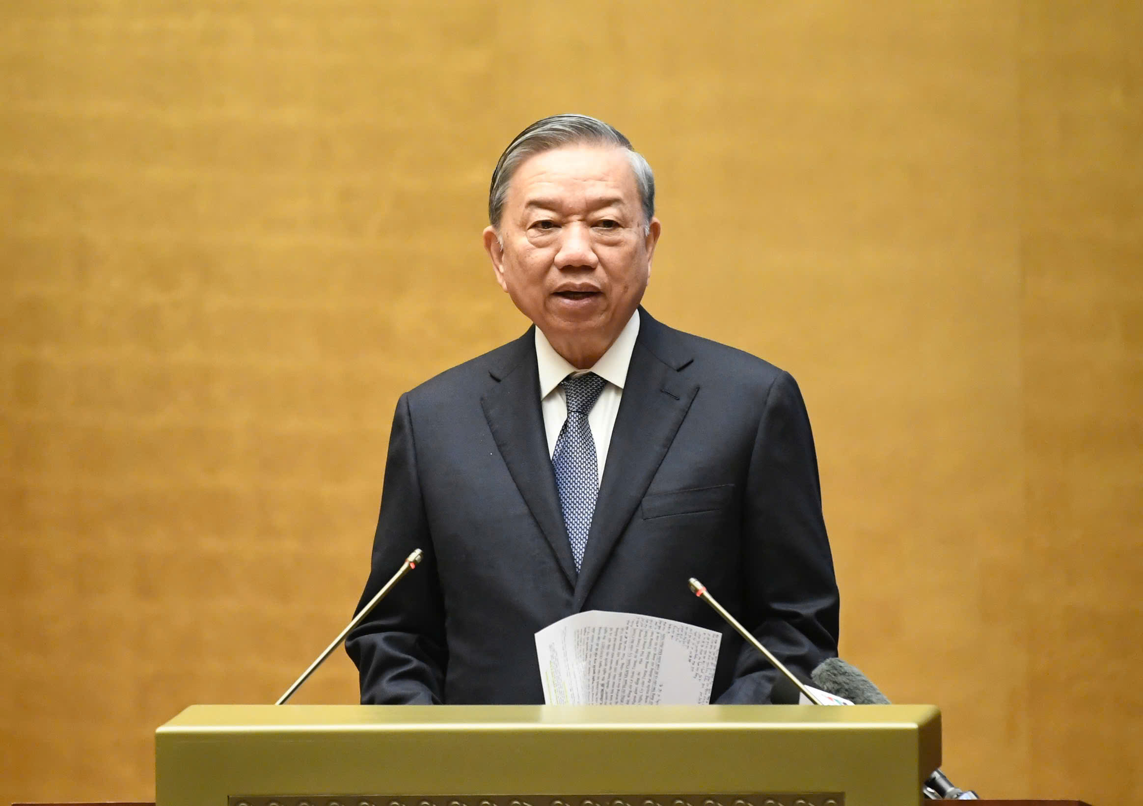 Tổng Bí thư: ‘Cần có viện dưỡng lão chăm người già, sáng đón đi, chiều đưa về’