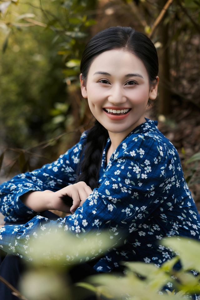 Cô gái sinh năm 2000 quê Hà Tĩnh được NSND Quang Thọ khen vừa hát hay, vừa diễn như ‘tài tử’