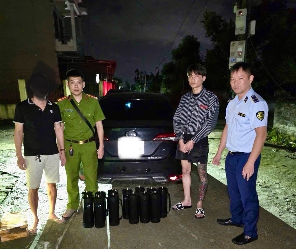 Bên trong chiếc xe ô tô từ Hải Phòng sang Quảng Ninh