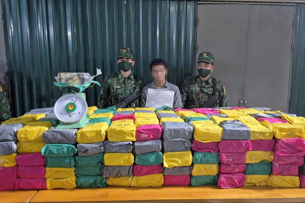 Biên phòng Quảng Trị bắt giữ 2 đối tượng người Lào cùng nửa tấn matu’y