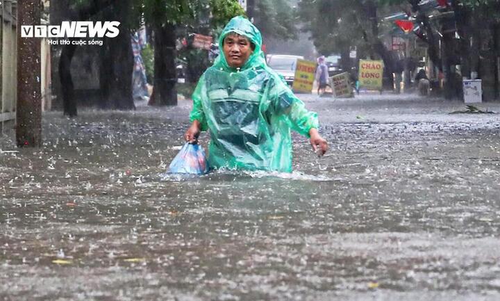 Dự báo thời tiết 8/10: Hà Nội và loạt tỉnh Bắc Bộ còn mưa lớn, cảnh báo ngập úng