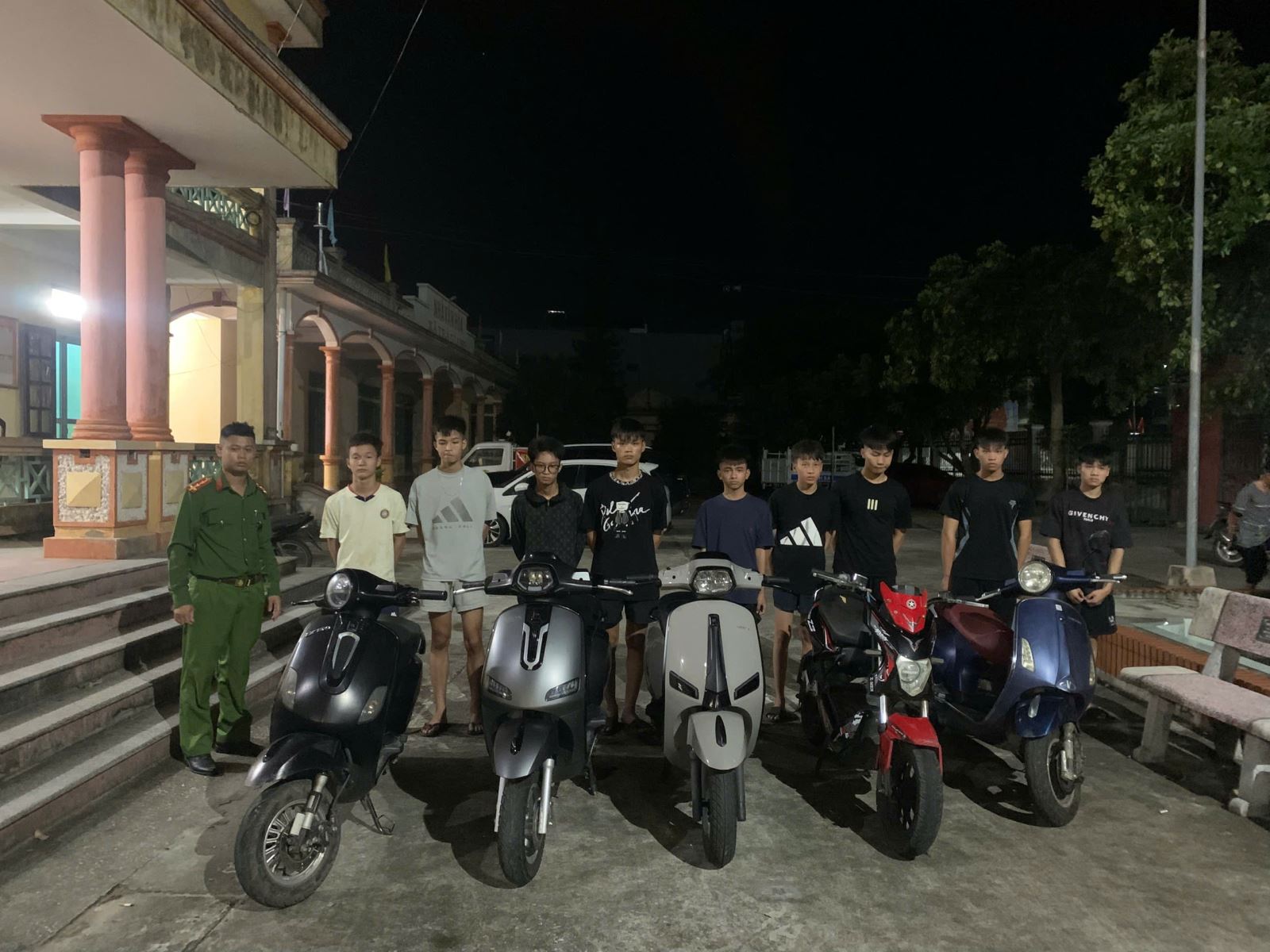 Công an xã Trà Giang Kịp thời phát hiện, xử lý 9 trường hợp thanh thiếu niên vi phạm an toàn giao thông