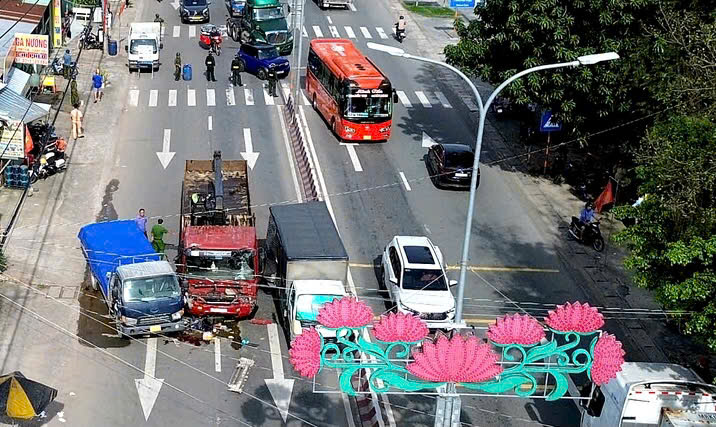 Tai nạn liên hoàn giữa 4 xe ở Tây Ninh, một người tử vong