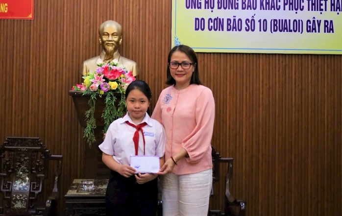 Bất ngờ số tiền của một học sinh lớp 7 ủng hộ đồng bào vùng lũ miền Bắc