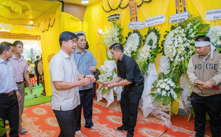 Đề nghị công nhận liệt sĩ cho Chủ tịch xã bị tông chết khi điều tiết giao thông giữa mưa lũ