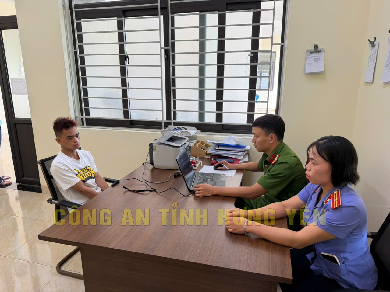 Hưng Yên: Nhanh chóng bắt giữ đối tượng đập kính ô tô trộm cắp tài sản