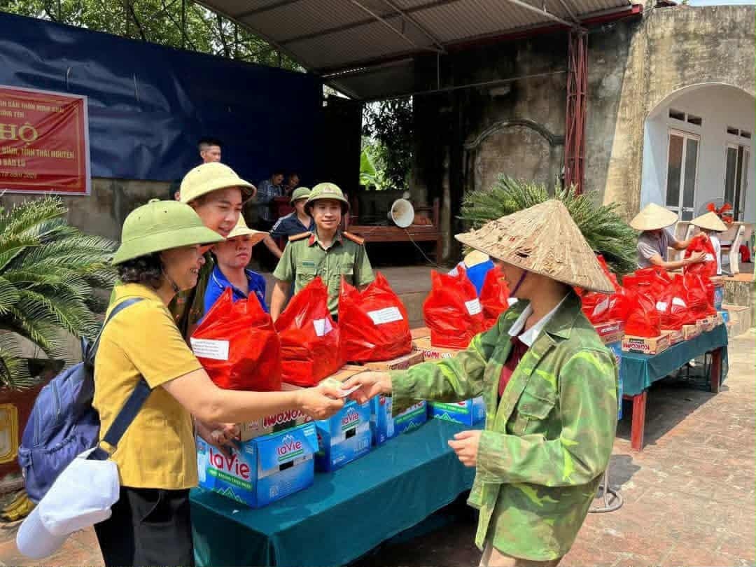 Tấm lòng người dân Hưng Yên gửi tới đồng bào vùng lũ