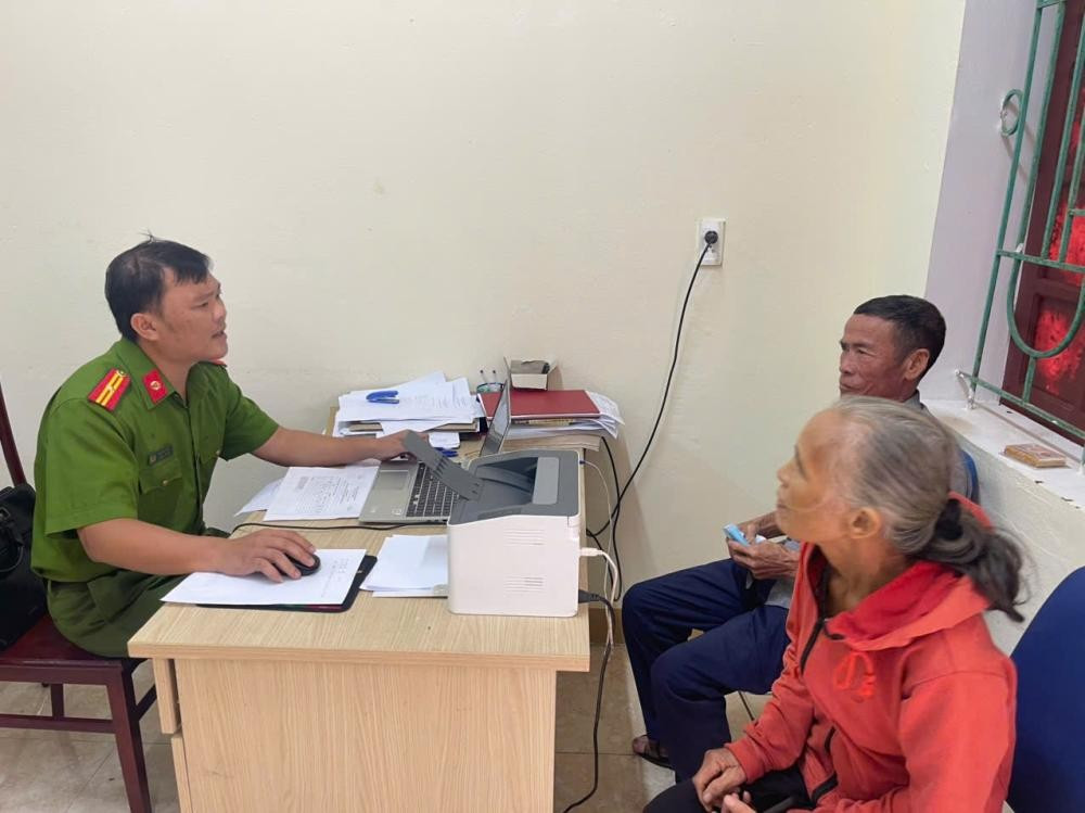 Cụ ông ở Hà Tĩnh thoát bẫy lừa đảo chiếm đoạt tài sản