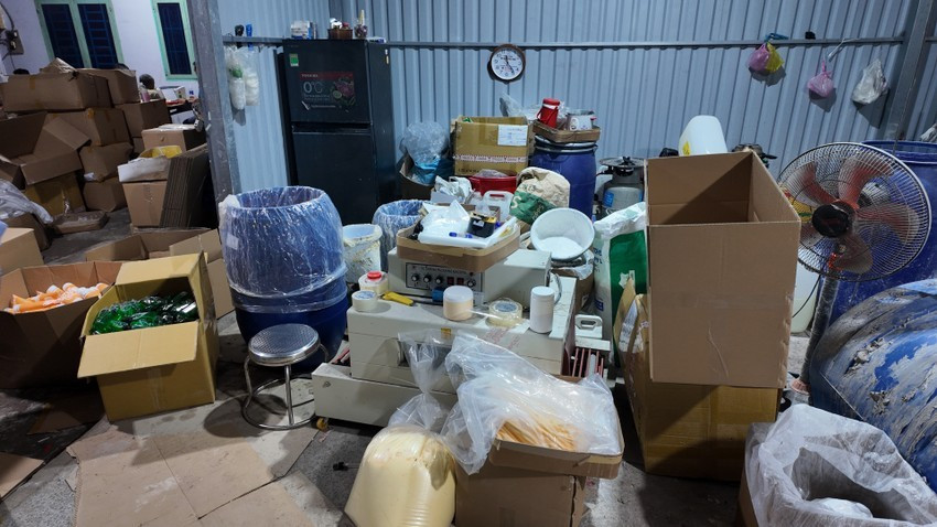 Phá đường dây sản xuất mỹ phẩm giả quy mô lớn tại TP HCM, Tây Ninh