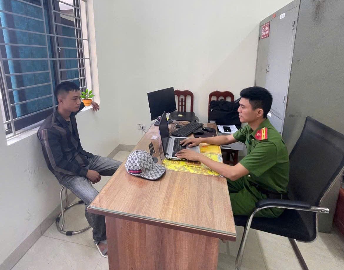 Công an xã Nam Cường bắt giữ đối tượng truy nã