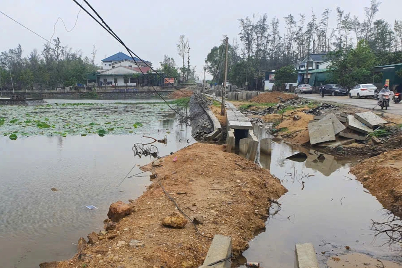 Nam sinh lớp 11 vướng dây điện, tuvong khi đi câu cá