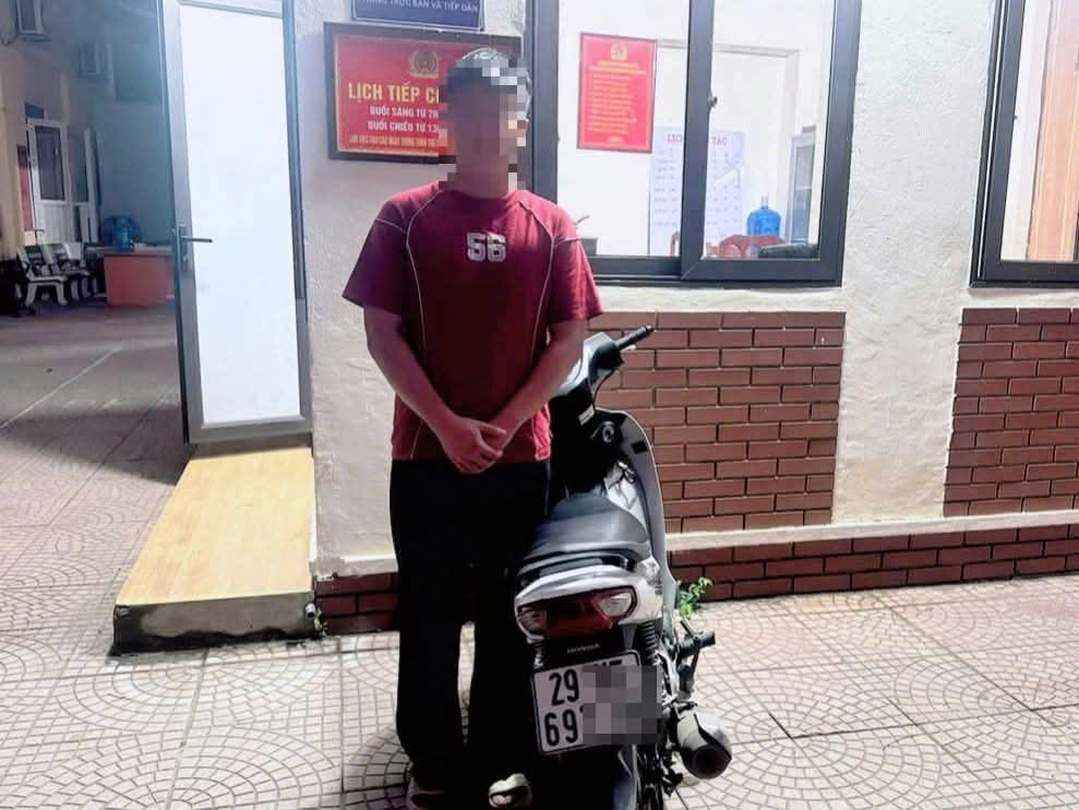 CSGT HÀ NỘI NHANH CHÓNG XÁC MINH, XỬ LÝ TÀI XẾ DÙNG KHẨU TRANG CHE BIỂN SỐ XE MÁY