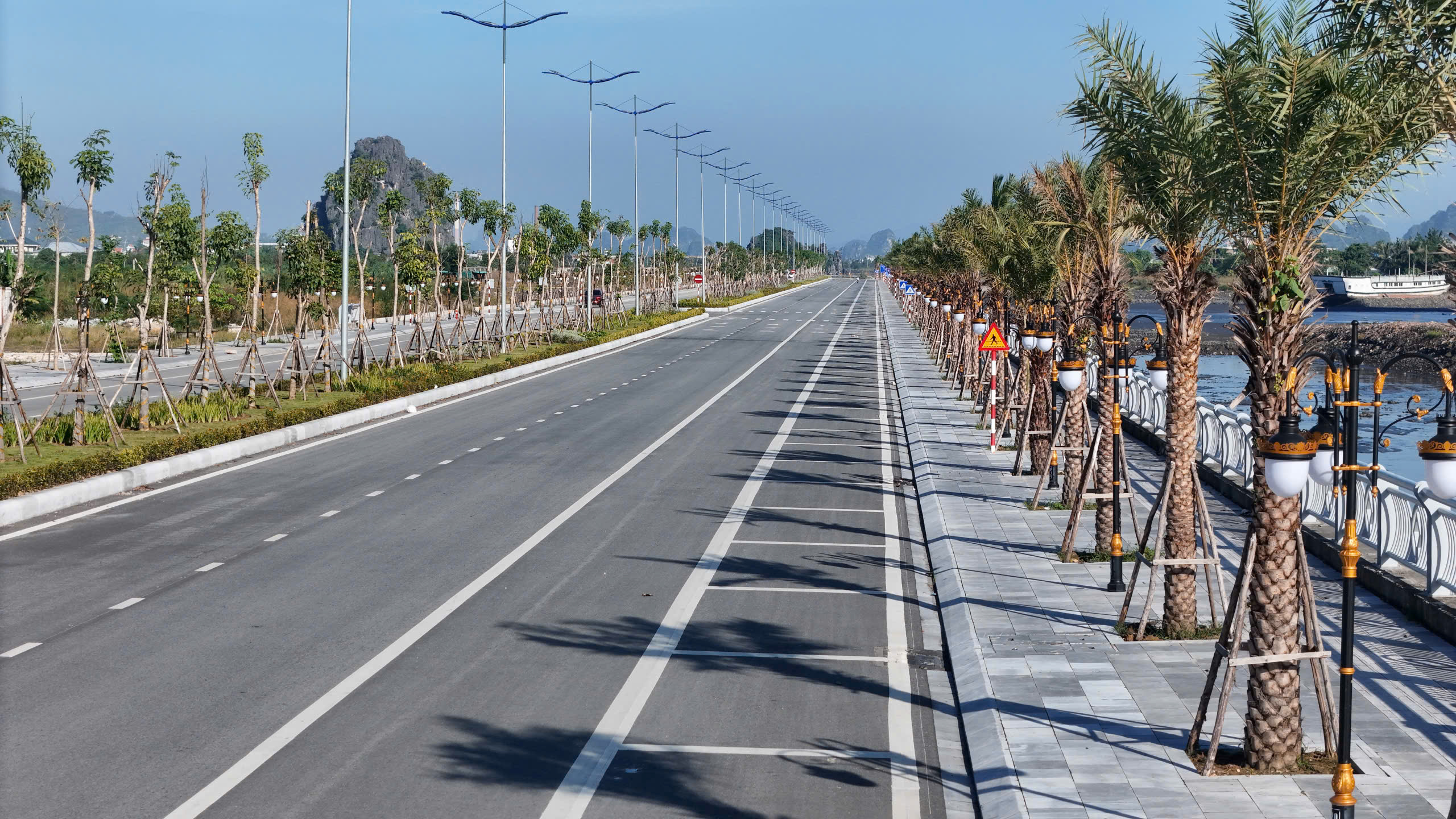 Cận cảnh tuyến đường dài 1,2km, tổng vốn gần 500 tỷ đồng vừa khánh thành tại Quảng Ninh