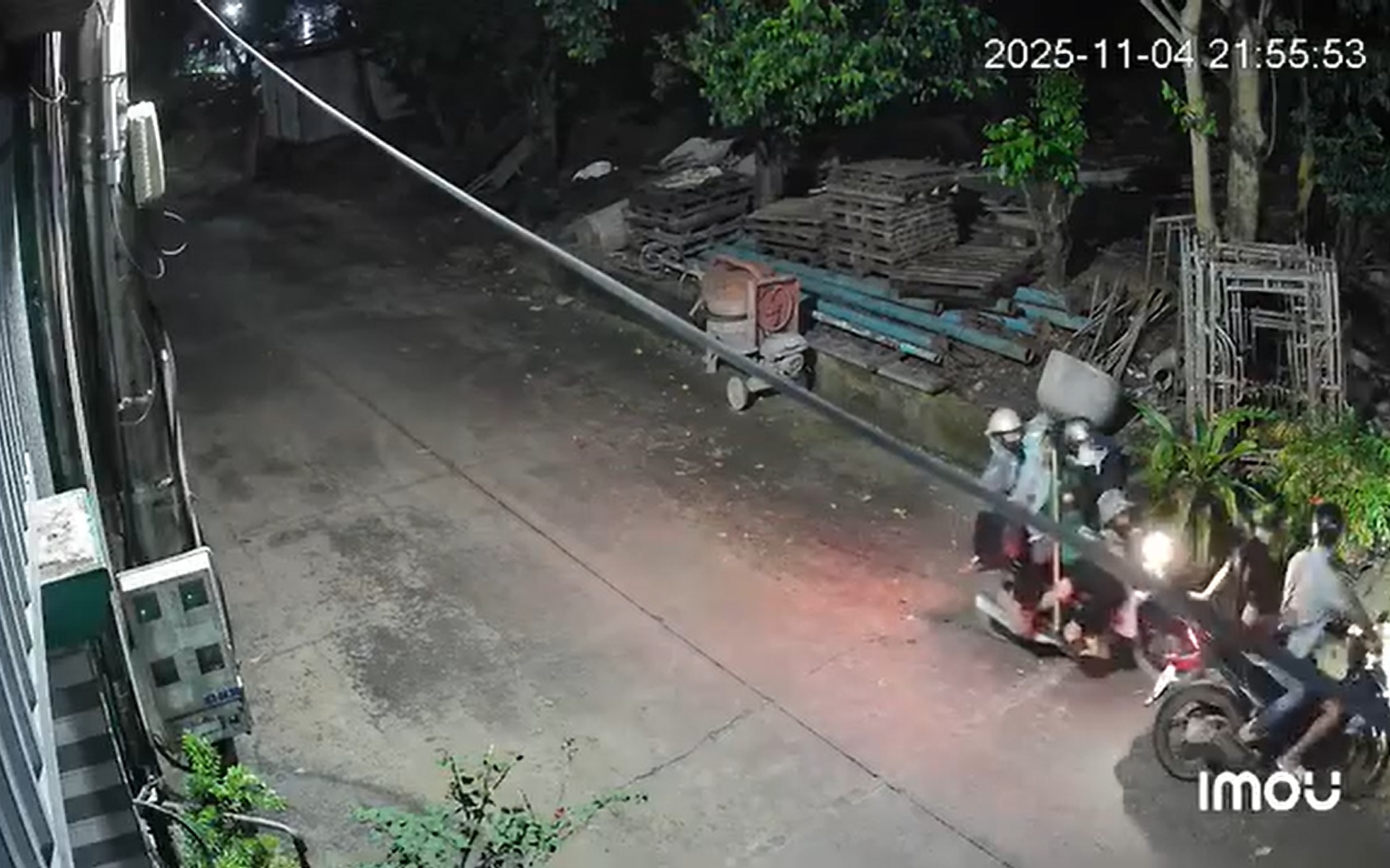 Tam Phước – Đồng Nai: Nữ tài xế xe ôm công nghệ bị 4 người chặn đánh nhập viện